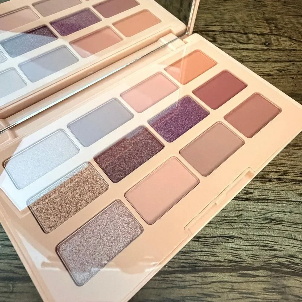 GLOGIRL COSMETICS Love Bomb Eyeshadow Palette